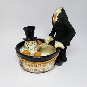 HALLOWEEN IS NEAR! Bobbing for Apples Yankee Candle tealight candle holder